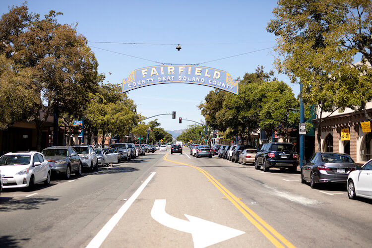 Fairfield-Street-Welcome-Sign-min